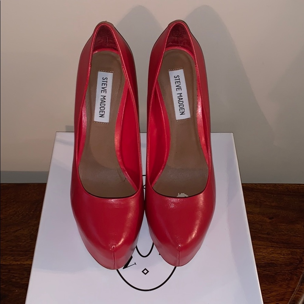 Steve Madden Platform Heel